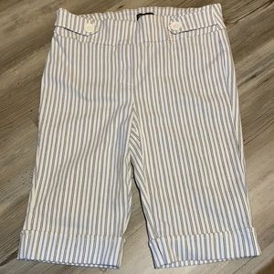SOHO Bermuda shorts, size M, stretch fabric, gray and white stripes, like new